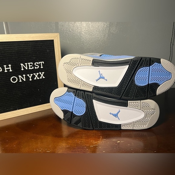 Air Jordan 4 unc retro sz 8M - Picture 6 of 8